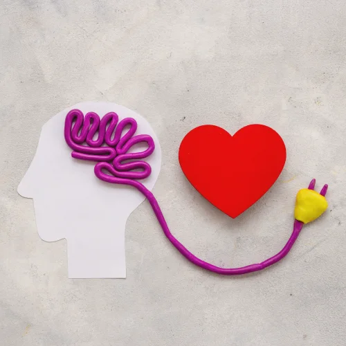Testa e cuore collegati, simbolo dell'educazione emozionale